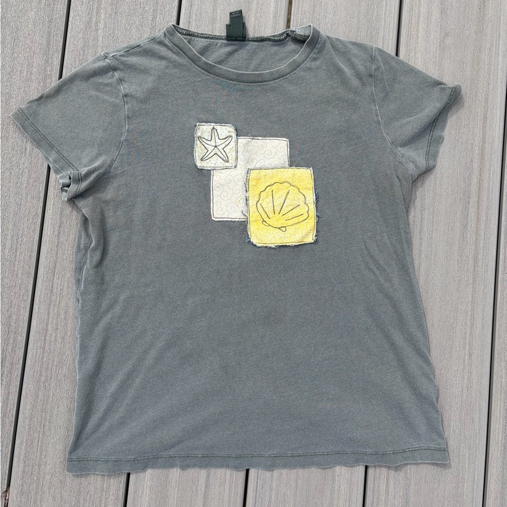 Handmade surf shell patch green wild fable XS tee shirt starfish